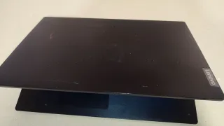 Portátil Lenovo V145 con Windows 11