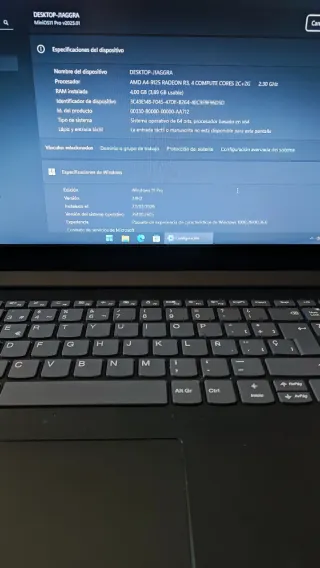 Portátil Lenovo V145 con Windows 11