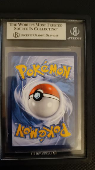Charizard V SWSH260 Beckett 8.5 Carta Pokémon