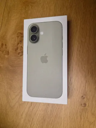 iPhone 17 256 GB con protector de pantalla y funda