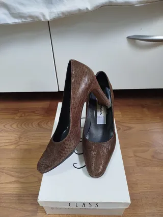 Zapatos de tacón marrones talla 37