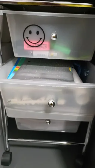 Cajonera metálica y plástica