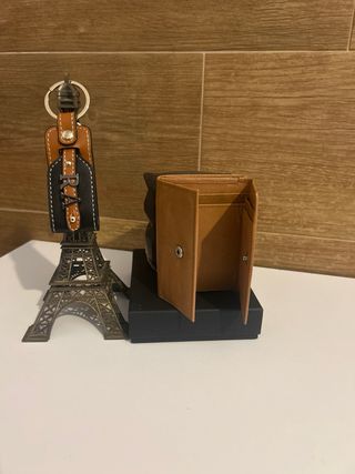 Cartera y Llavero Dolphin Piel Marrón y Negro