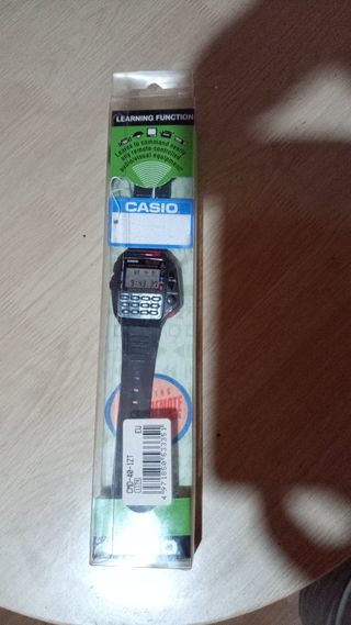 Reloj Casio CMD-40 sin uso.