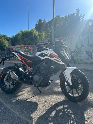 KTM Duke 125