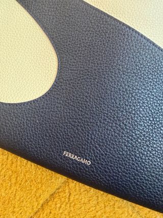Pochette Ferragamo Blu e Bianco