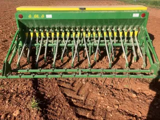 Sembradora GIL de 3 metros
