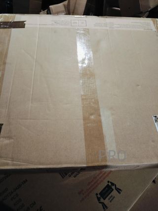 Mesa de centro estrecha