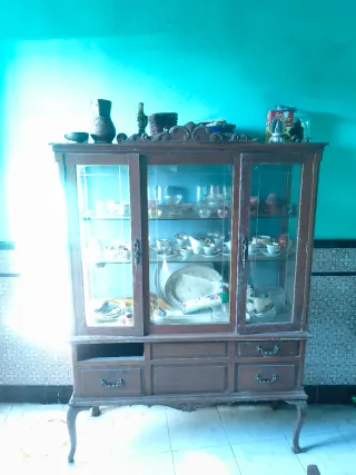 Aparador chino madera y cristal para restaurar