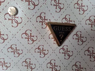 Bolsos Cartelo y Guess cada Bolso 20€