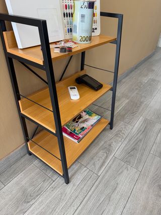Estantería Metálica y Madera