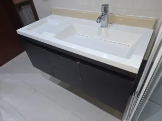 Mueble de baño suspendido madera