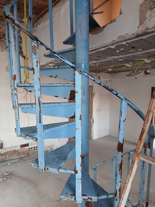 Escalera Caracol Metálica Azul