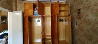 Armadio vintage anni '50 in legno