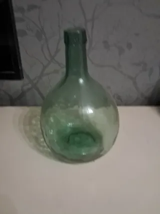 Damajuana de vidrio verde
