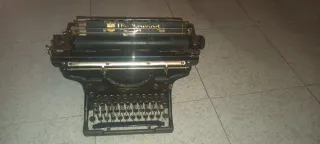 Máquina de escribir Underwood antigua