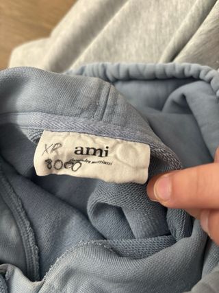 Sudadera Ami Azul como nueva