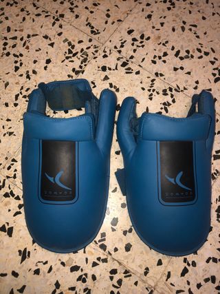 Espinilleras y cubrepies Domyos azules