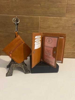 Cartera de piel y monedero con llavero