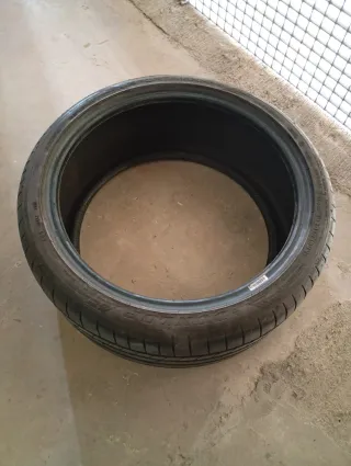 Neumático 255/35/19 96Y