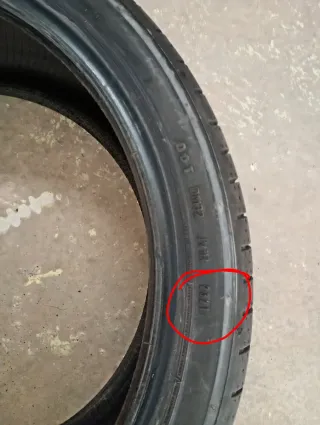 Neumático 255/35/19 96Y