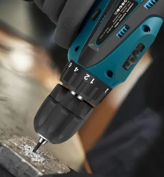 Trapano Avvitatore 18V con 2 Batterie e Valigetta