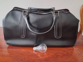 Maletín médico de piel negro