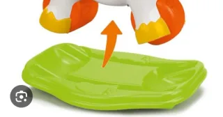 Caballo balancín blanco y naranja