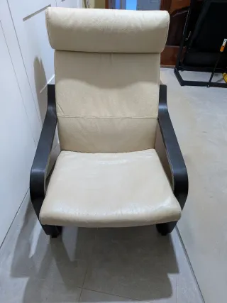 Sillón relax Ikea piel beige y madera negra