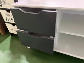 Mueble TV blanco y negro