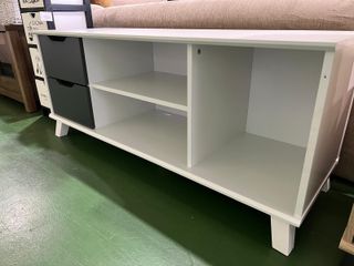 Mueble TV blanco y negro