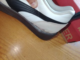 Zapatillas Puma Blancas y Negras