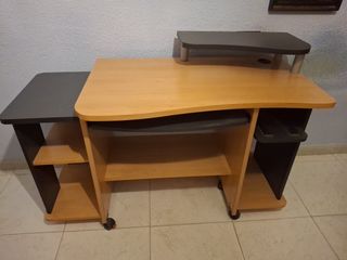Escritorio madera marrón y gris