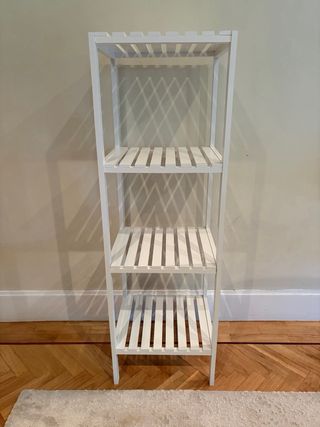 Estantería blanca de madera