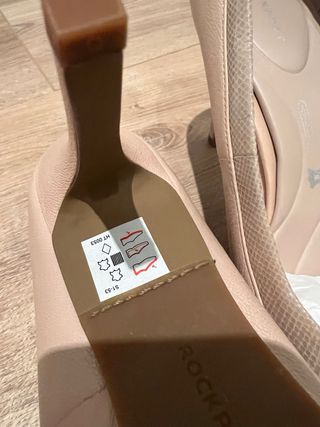 Zapatos de tacón beige