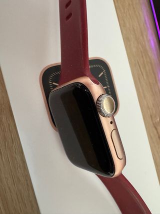 Apple Watch Series 5 40mm Rojo/Oro Rosa
