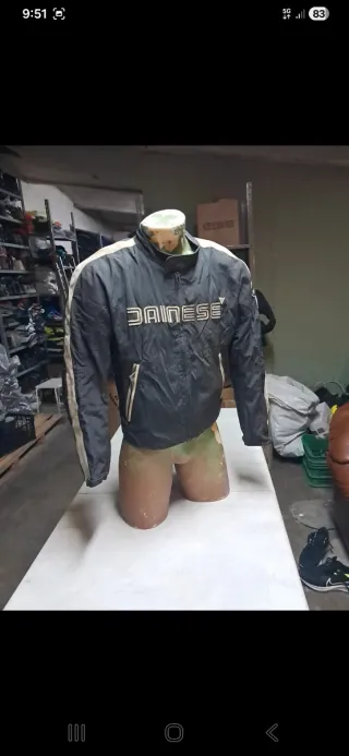 Chaqueta Dainese Talla 50 Negra y Beige