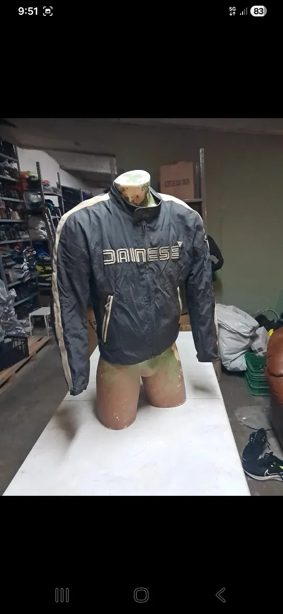 Chaqueta Dainese Talla 50 Negra y Beige