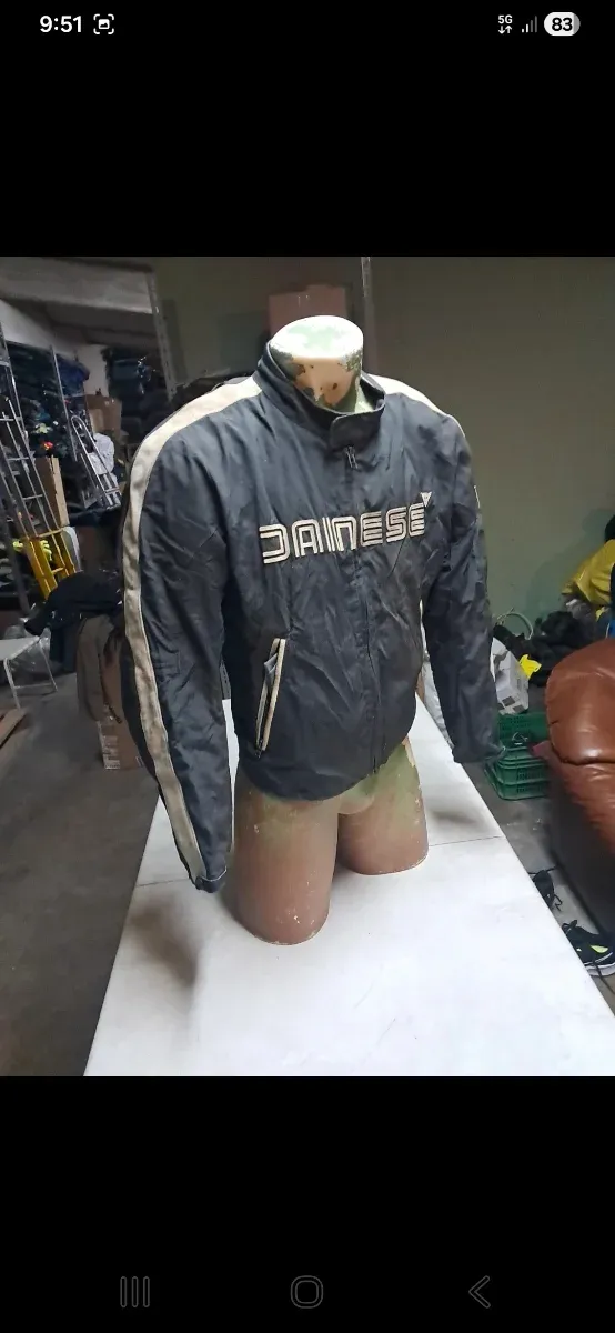 Chaqueta Dainese Talla 50 Negra y Beige