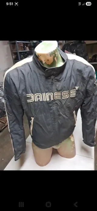 Chaqueta Dainese Talla 50 Negra y Beige