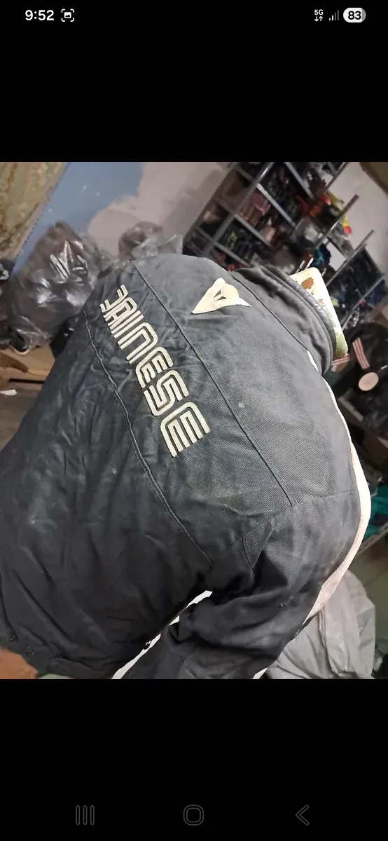 Chaqueta Dainese Talla 50 Negra y Beige