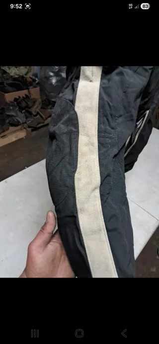 Chaqueta Dainese Talla 50 Negra y Beige