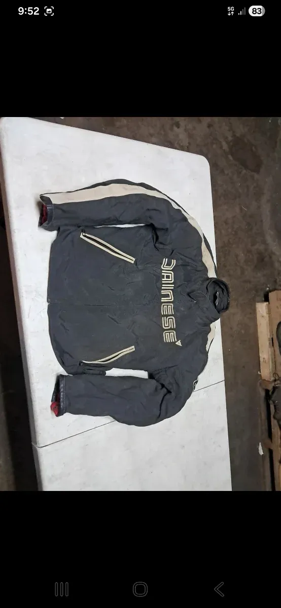 Chaqueta Dainese Talla 50 Negra y Beige