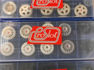LOTE DE LLANTAS Y RECAMBIOS VARIOS MARCA PROSLOT