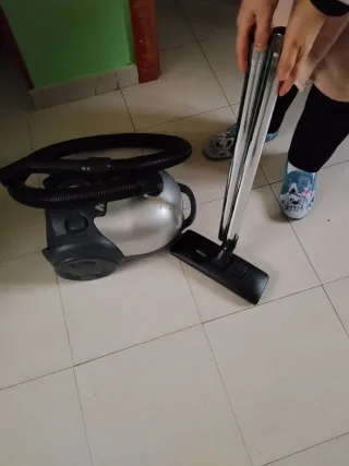 Aspiradora de bolsa y bolsas