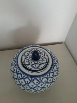 Jarrón tibor cerámica azul y blanco