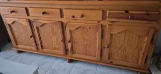 Alacena de madera de pino