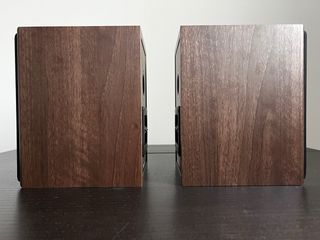 Altavoces DALI Spektor 1  EN SU CAJA SIN ABRIR