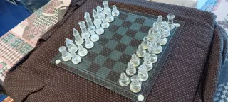 Scacchiera in vetro ornamentale
