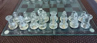 Scacchiera in vetro ornamentale